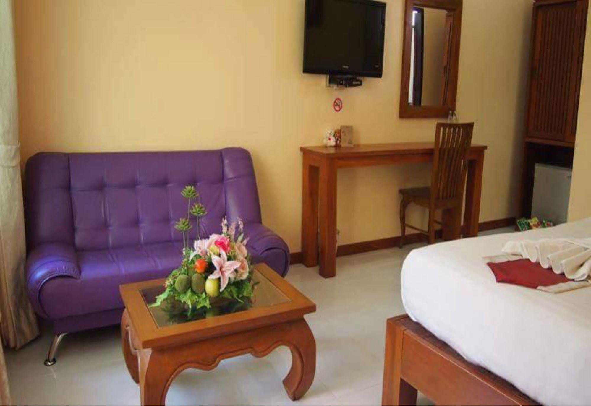 Ruen Narisra Resort Sukhothai Exterior photo